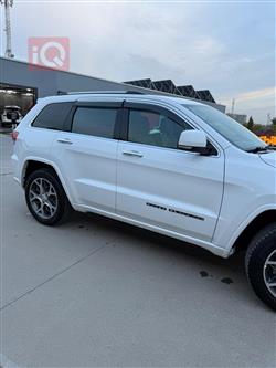 جیپ گراند شیرۆکی